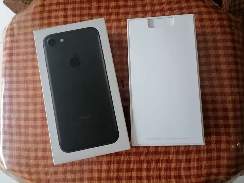 IPHONE 7 128G IN BOX