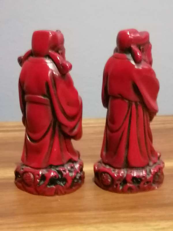 2 x VINTAGE CHINESE RESIN FIGURINES