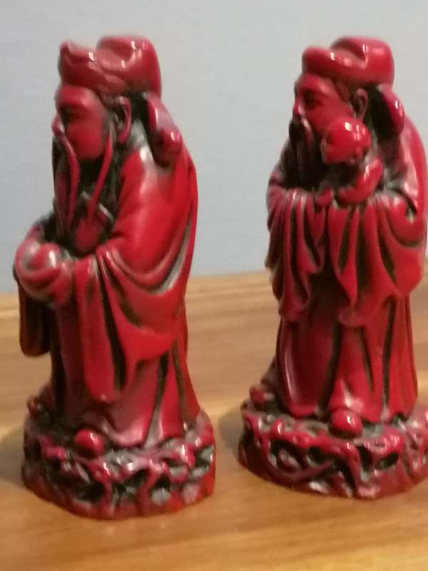 2 x VINTAGE CHINESE RESIN FIGURINES