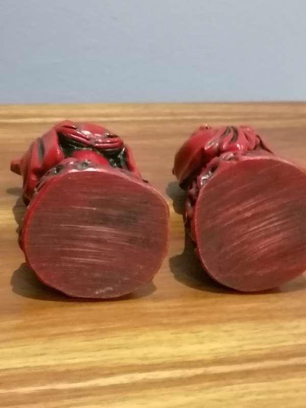 2 x VINTAGE CHINESE RESIN FIGURINES