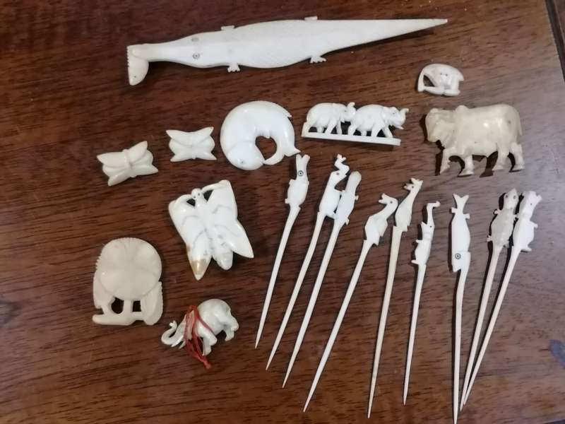 Vintage ivory lot
