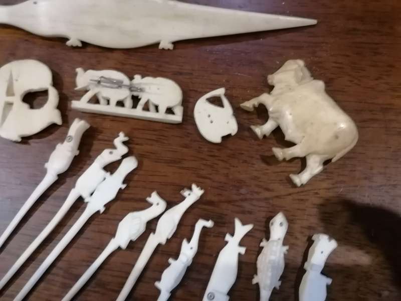 Vintage ivory lot