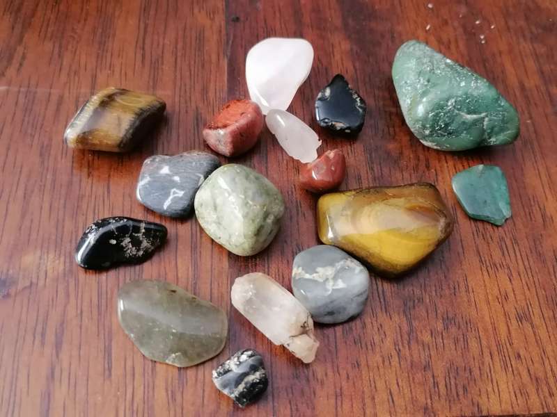 Natural semi precious stone,s ( Rough uncut)