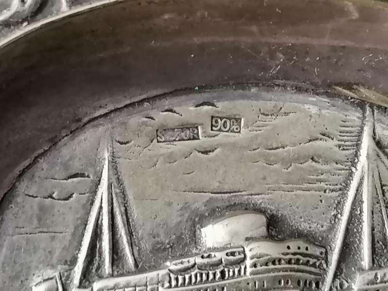 ANTIQUE ASH TRAY