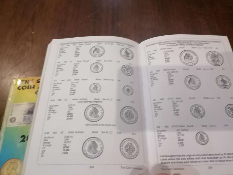 2 x COIN / BANKNOTE CATALOGUE