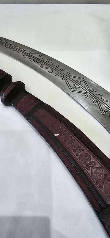 19TH CENTURY ANTIQUE DAGGER WITH SHEATH (LEATHER ON WOOD HANDLE AND SHEATH) C DESCRIPTION
