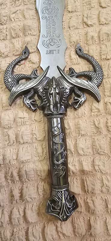 COLLECTORS BLEST CHINESE DRAGON SWORD(1METRE LENGTH)