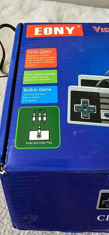 VIDEO GAME KIT INVLUDES 3000 8 BIT GAME