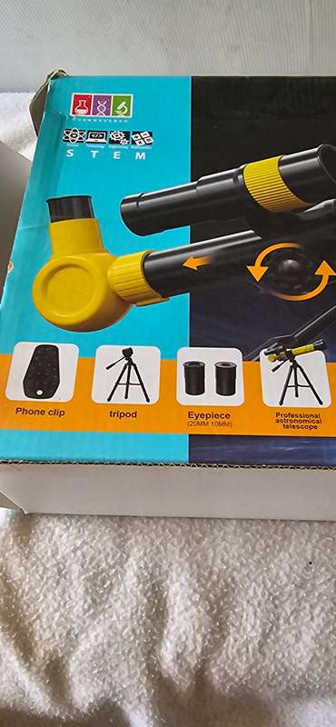 TELESCOPE WITH TRIPOD STAND