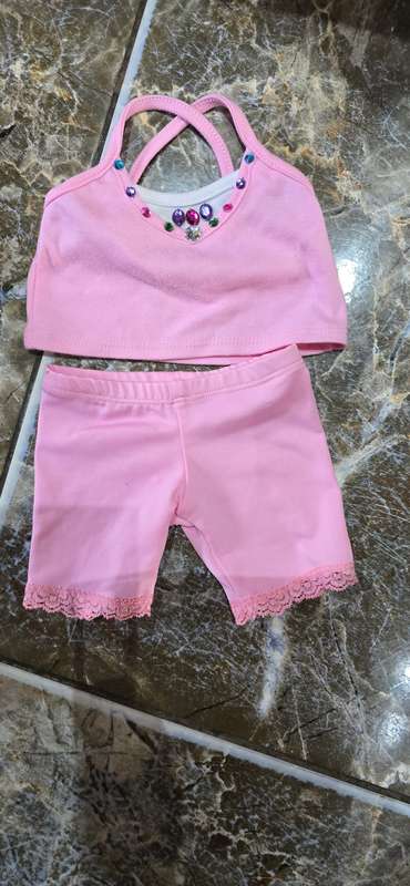BUILD A BEAR CLOSET(60 X 53CM) WITH LOTS OF ORIGINAL BUILD A BEAR CLOTHES AND ACCESSORIES