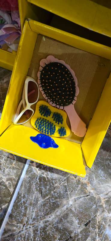BUILD A BEAR CLOSET(60 X 53CM) WITH LOTS OF ORIGINAL BUILD A BEAR CLOTHES AND ACCESSORIES
