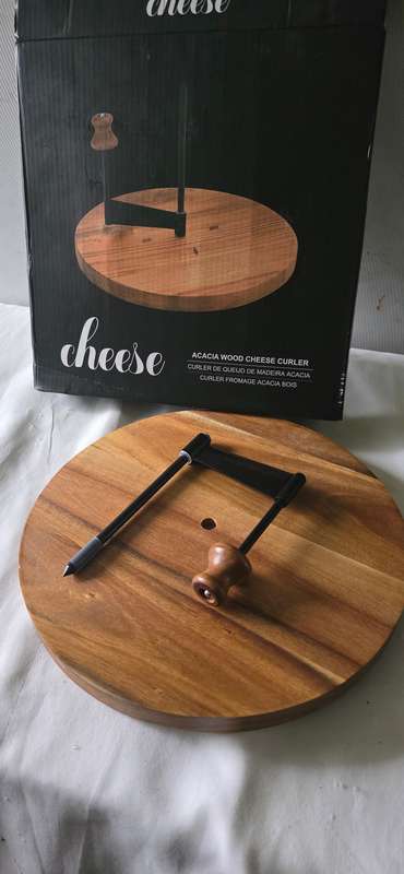 ACACIA WOOD CHEESE CURLER