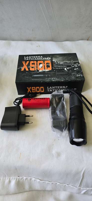 LANTERNA TATICAMILITAR X900