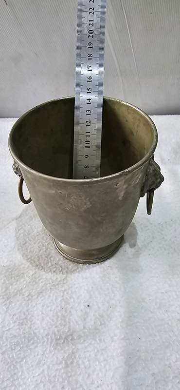 VINTAGE EPNS TALISMAN LION HEAD HANDLES VASE/WINE COOLER