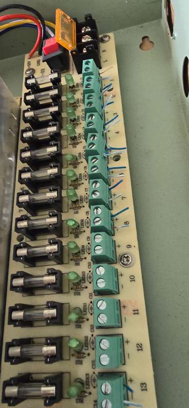 12 VDC 18 OUTPUT SWITCH MODE CCTV POWER SUPPLY