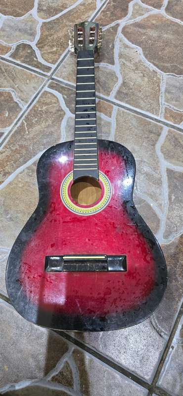 WOODEN GUITAR (SEE DESCRIPTION)
