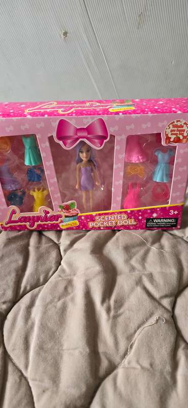 SCENTED POCKET DOLL WITH ASSESCORIES(GRAPE FLAVOR)