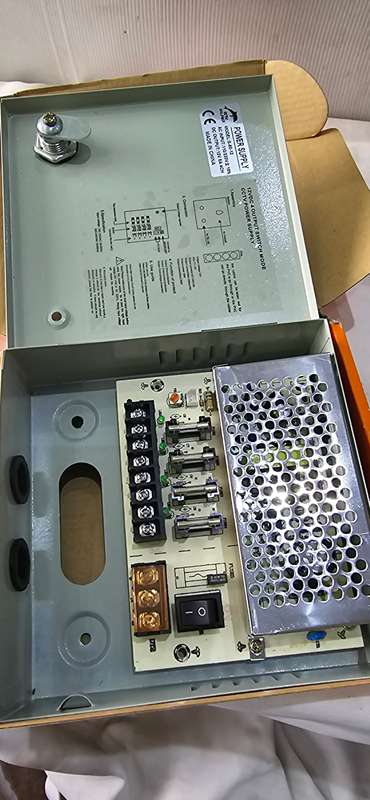 12 VDC,4 OUTPUT SWITCH MODE CCTV POWER SUPPLY
