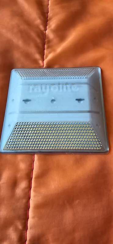 12 PIECE RAYOLITE REFLECTOR TYPE ROAD MARKER(10 X 10CM)