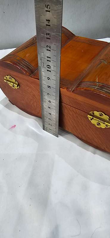 VINTAGE CARVED SOLID WOOD JEWELERY BOX