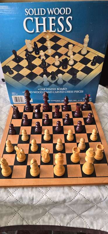 SOLID WOOD CHESS SET(OAK FINISH BOARD) COMPLETE