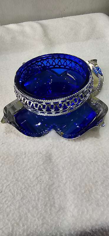 VINTAGE COBALT GLASS DISH WITH SILVERPLATED FLOWER PETAL HOLDER SERVER