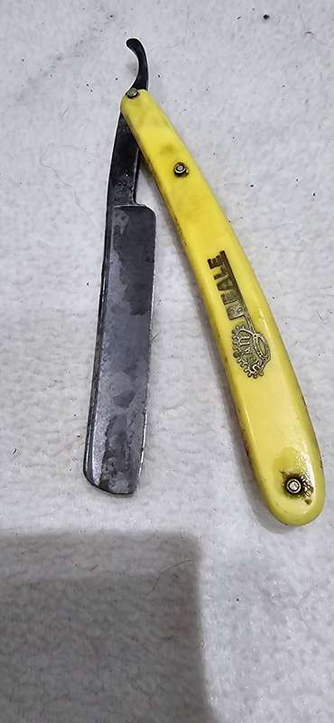 VINTAGE STRAIGHT RAZOR-SEE MARKINGS