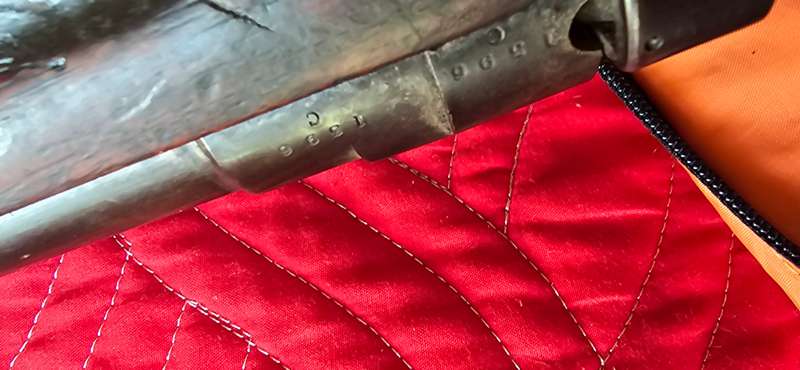 ANTIQUE LEE ENSFIELD WORLD WAR RIFLE(DEACTIVATED)