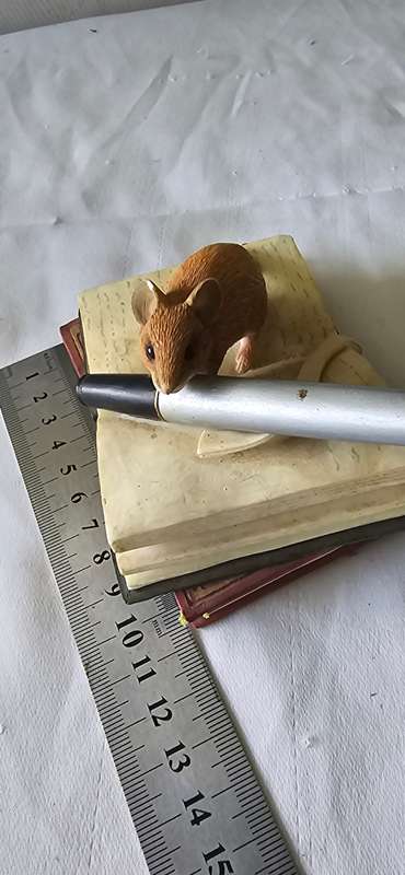 VINTAGE MOUSE WITH PEN(RESIN) SEEMARKINGS