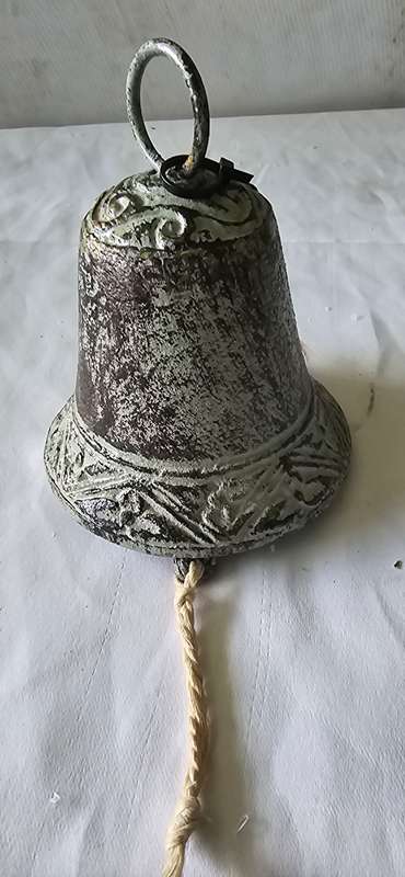 HEAVY VINTAGE  CAST IRON BELL