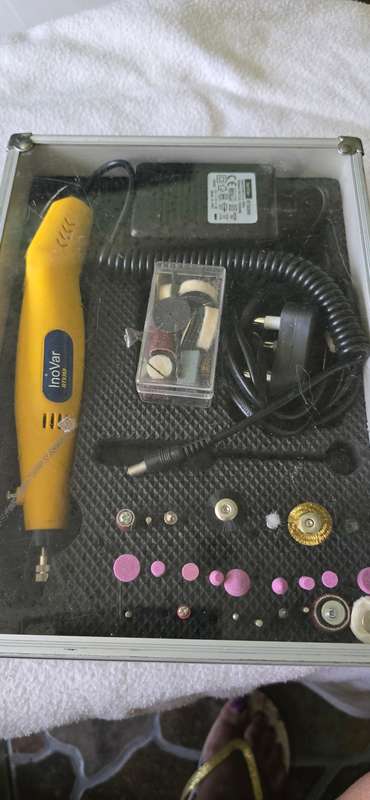 VARIABLE SPEED ROTARY TOOL KIT