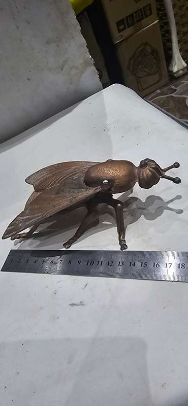 METAL ANTIQUE FLY ASHTRAY