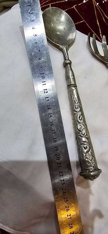 ORNATE SILVERTONE METAL SERVING UTENSILS