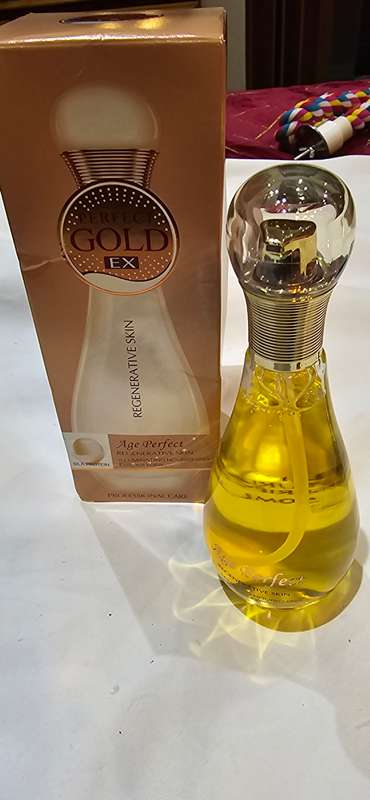 AGE PERFECT REGENARATIVE SKIN ILLUMINATING NOURISHING ESSENCE WATER*150ML)