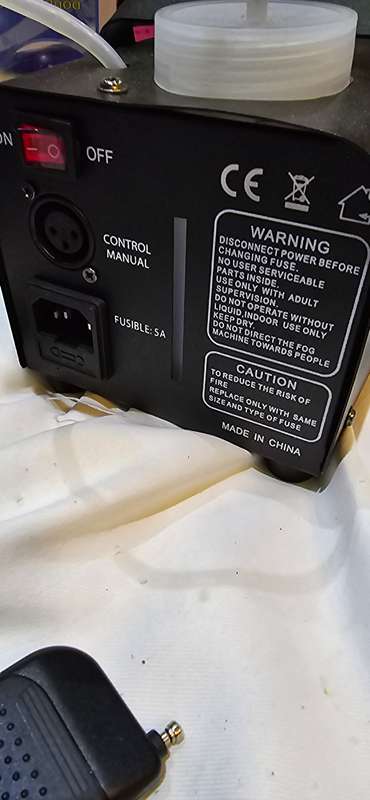 600 WATTS REMOTE CONTROLLED FOG MACHINE