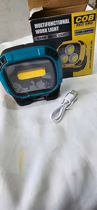 MULTIFUNCTIONAL WORK LIGHT
