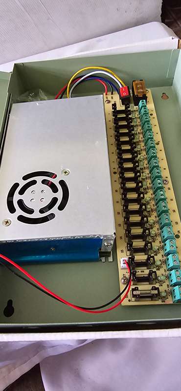 12 VDC,18 OUTPUT SWITCH MODE CCTV POWER SUPPLY