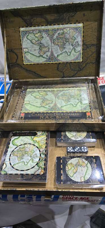 CARD AND DICE GAME GIFT SET(UNUSED)