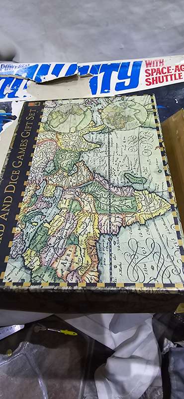 CARD AND DICE GAME GIFT SET(UNUSED)