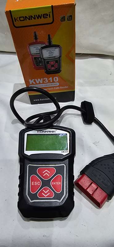 VEHICLE ENGINE FAULT CODE READER(USED ONCE)