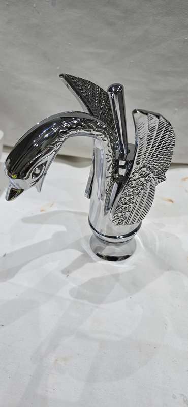 STUNNING STAINLESS STEEL SWAN HEAD BATHROOM/BASIN MIXER FAUCER