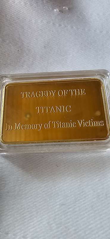 IN MEMORY OF THE TITANIC VICTIMS GOLDPLATED BAR(5 X 3.6CM)