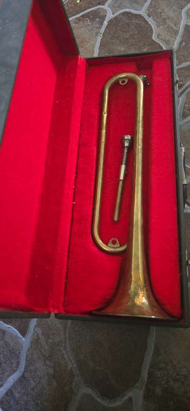 VINTAGE BRASS TRUMPET WITH CARRY CASE
