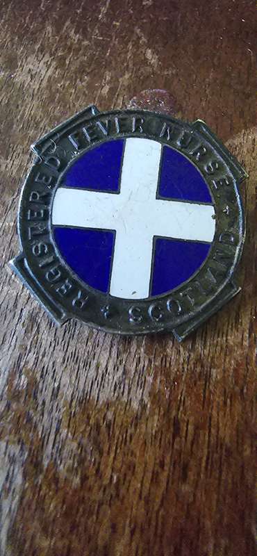 1960's VINTAGE REGISTERED GENERAL NURSE HALLMARKED SILVER PIN BADGE
