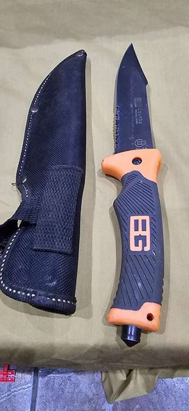 ORIGINAL COLUMBIA HUNTING KNIFE WITH COVER CASE
