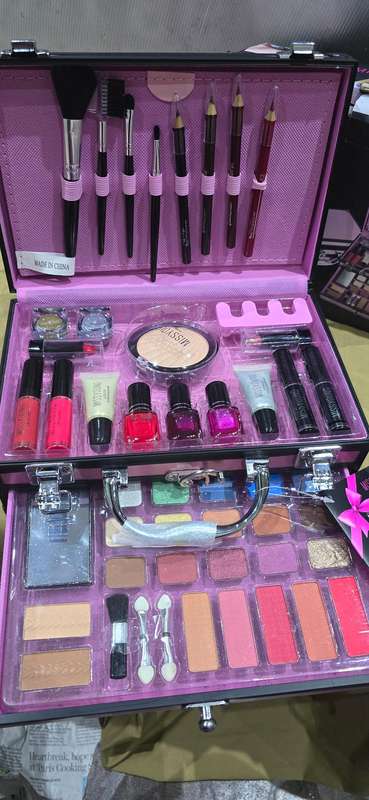 49 PIECE MISS YOUNG MAKEUP KIT