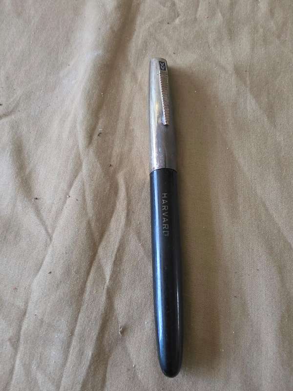 VINTAGE HARVARD FOUNTAIN PEN