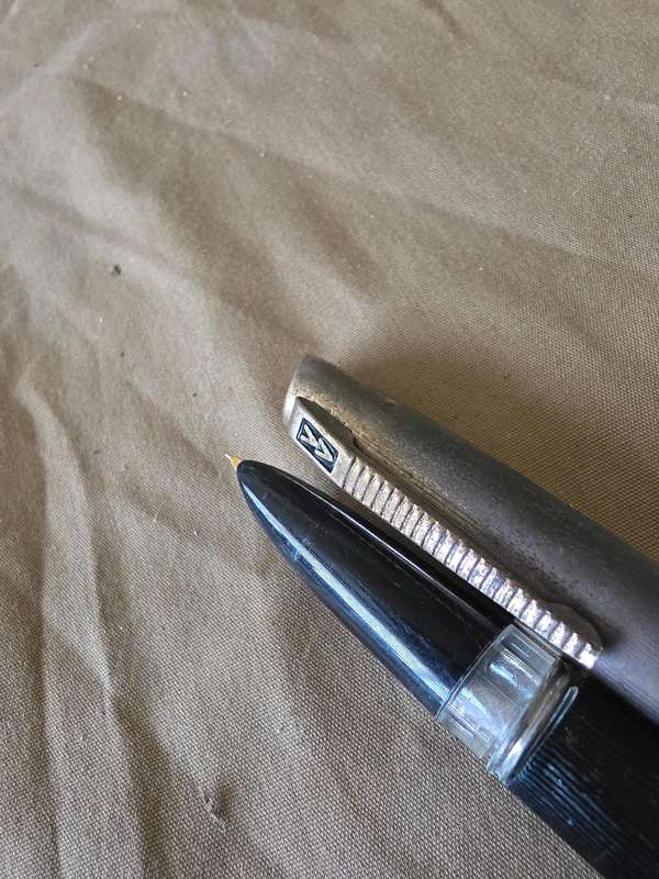 VINTAGE HARVARD FOUNTAIN PEN