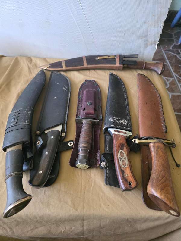 6 PIECE VERY OLD/SOME ANTIQUE COLLECTABLE KNIVES(ALL SOLID,HEAVY AND STRONG)