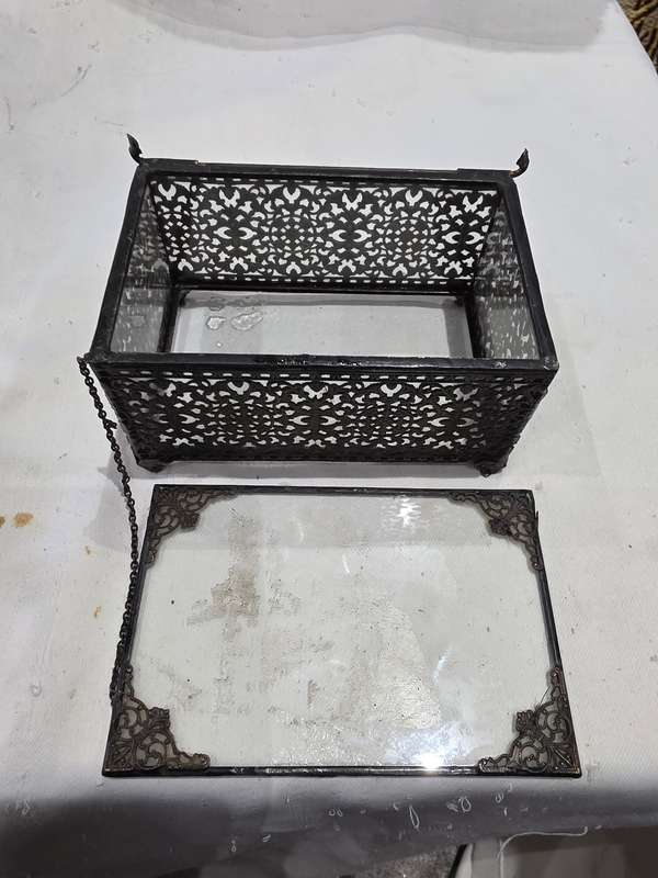 Vintage Brass Embossed on Glass Trinket Box 12 x 8 x 7cm